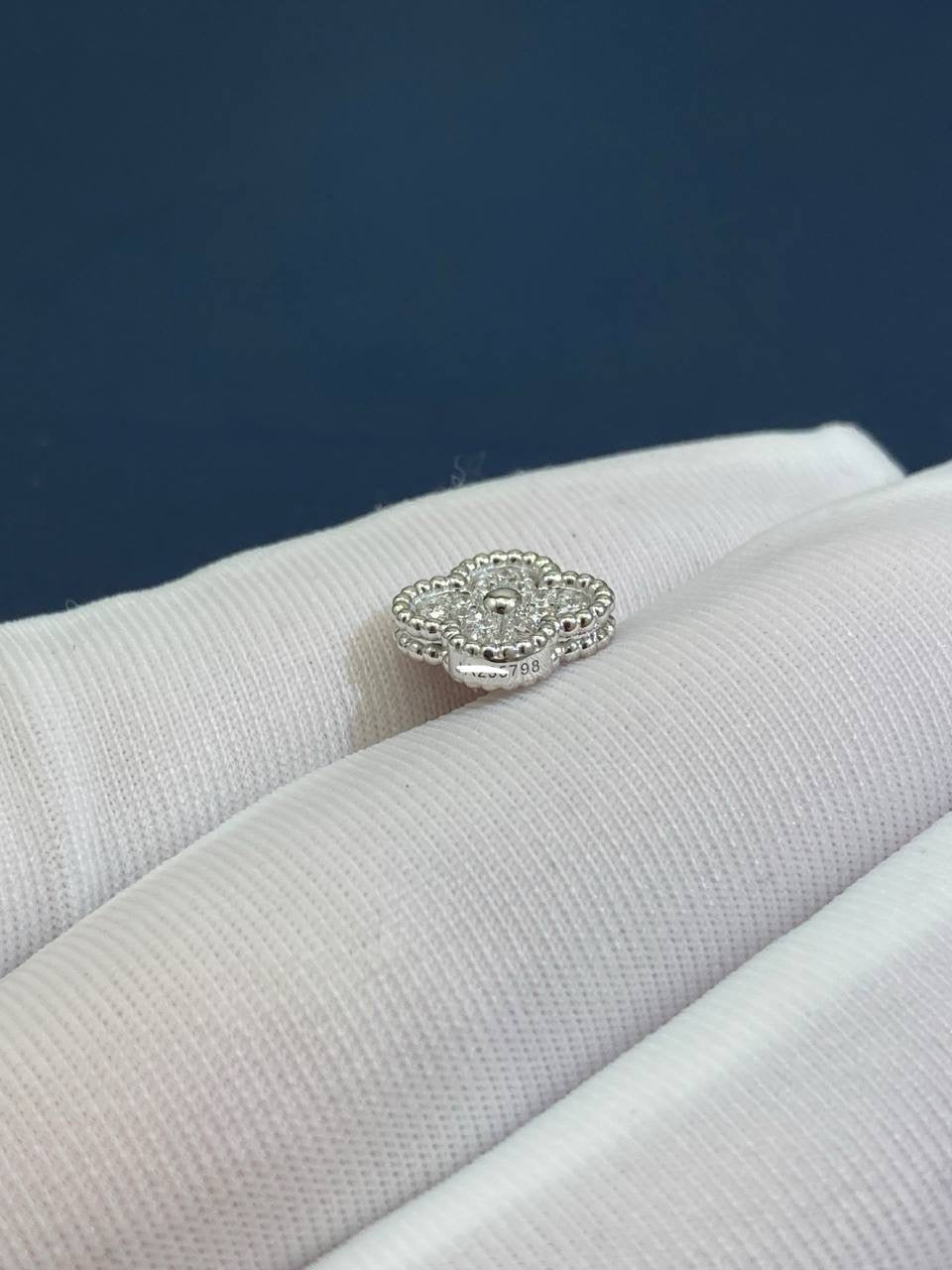 VC full pave diamond earrings, Mini model