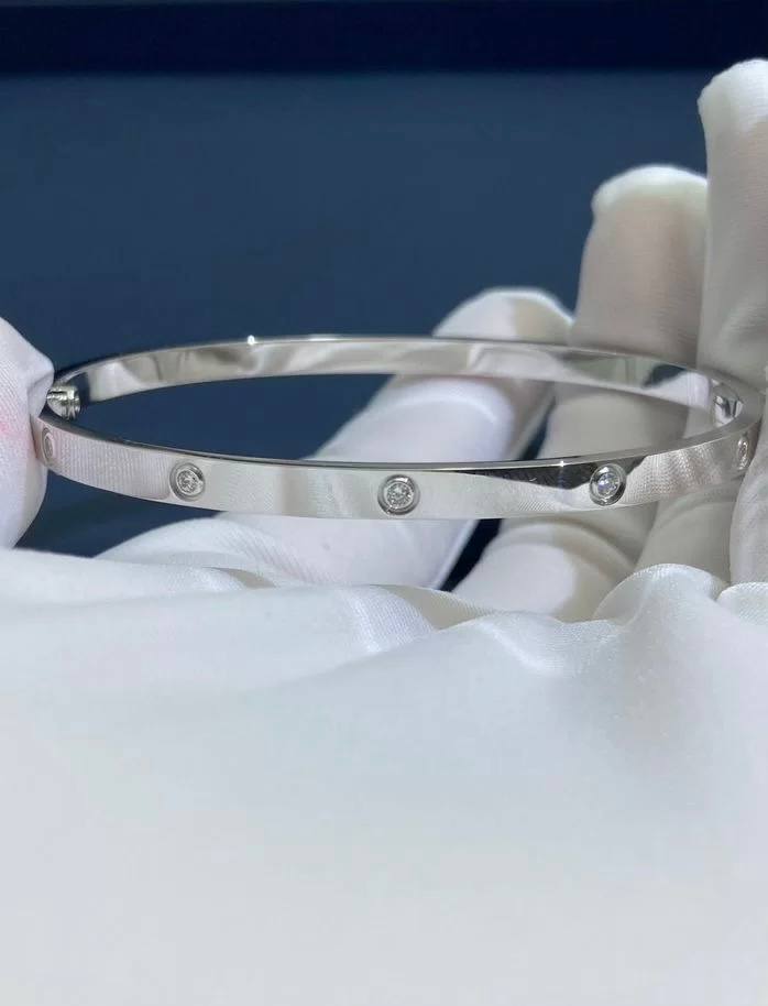 Love bracelet with 10 diamonds, Small model