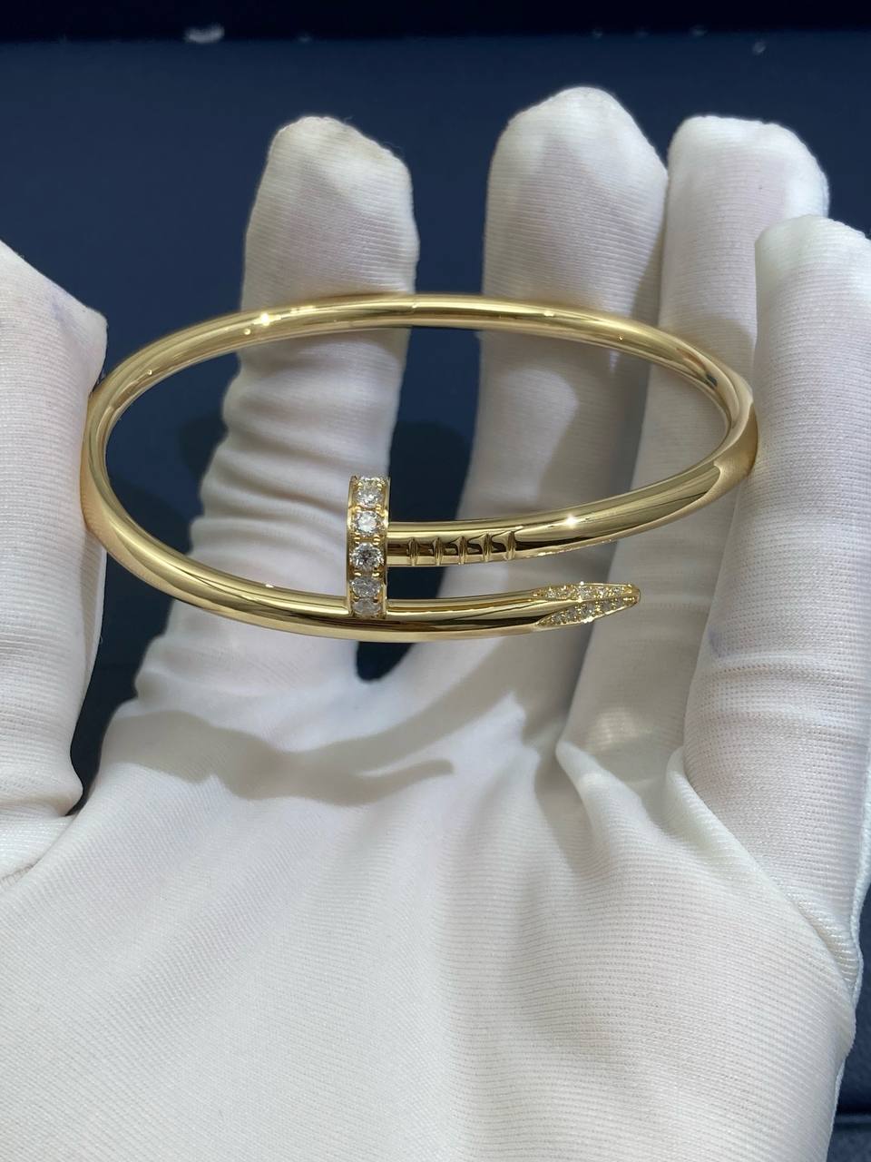 Nail bracelet with diamonds, Medium model