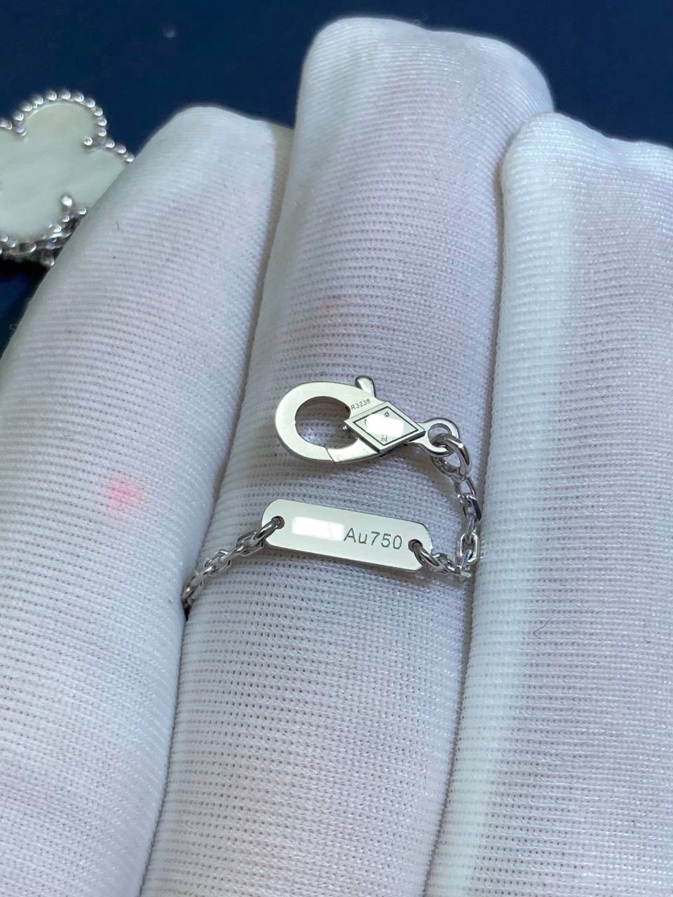 VC white Mother-of-Pearl pendant