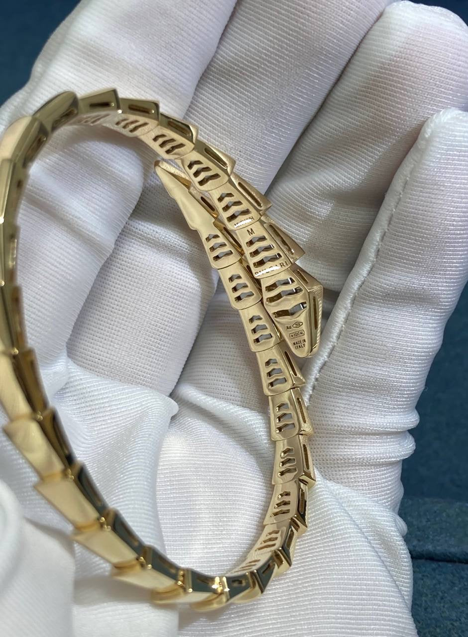 Serpenti bracelet with diamonds