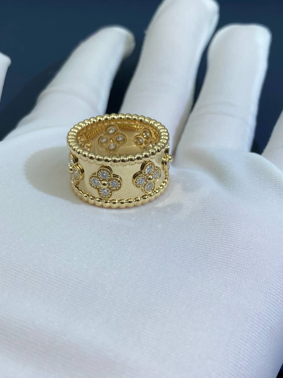 VC ring with diamonds, Medium model
