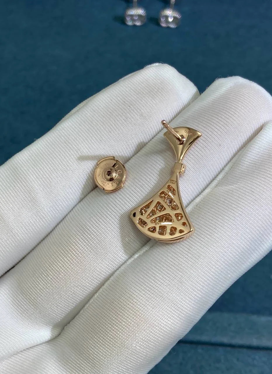 Diva earrings with diamonds