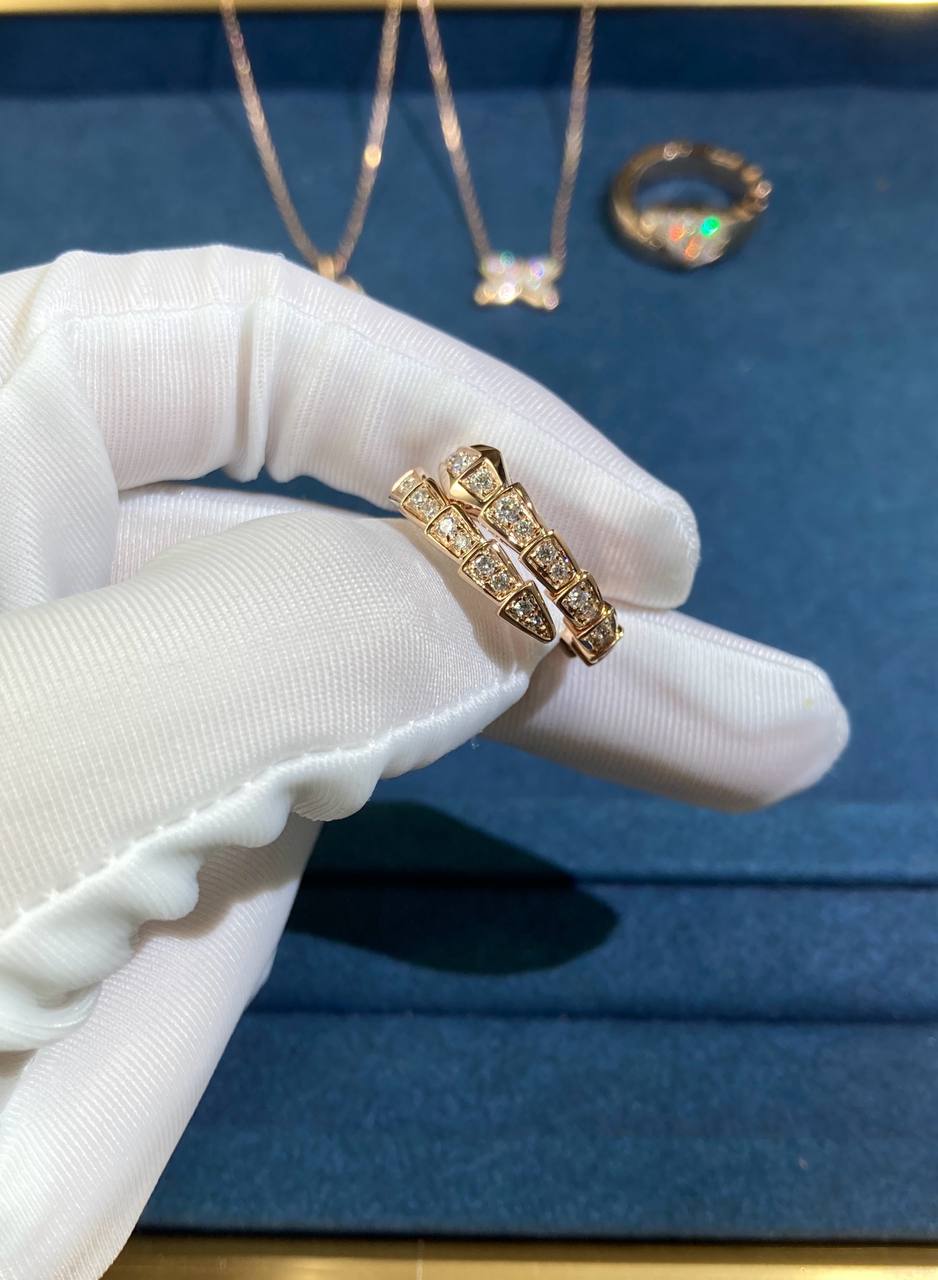 Serpenti full pave diamond ring, Small model