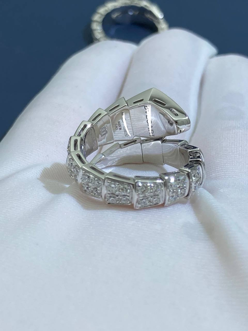 Serpenti full pave diamond ring, Large model