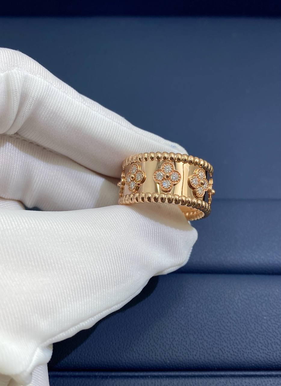 VC ring with diamonds, Medium model
