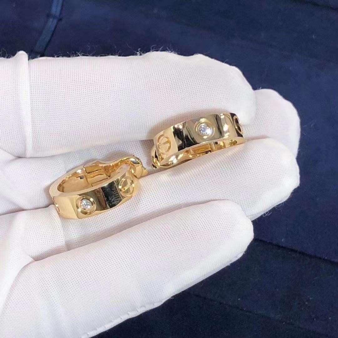 Love earring with 2 diamonds
