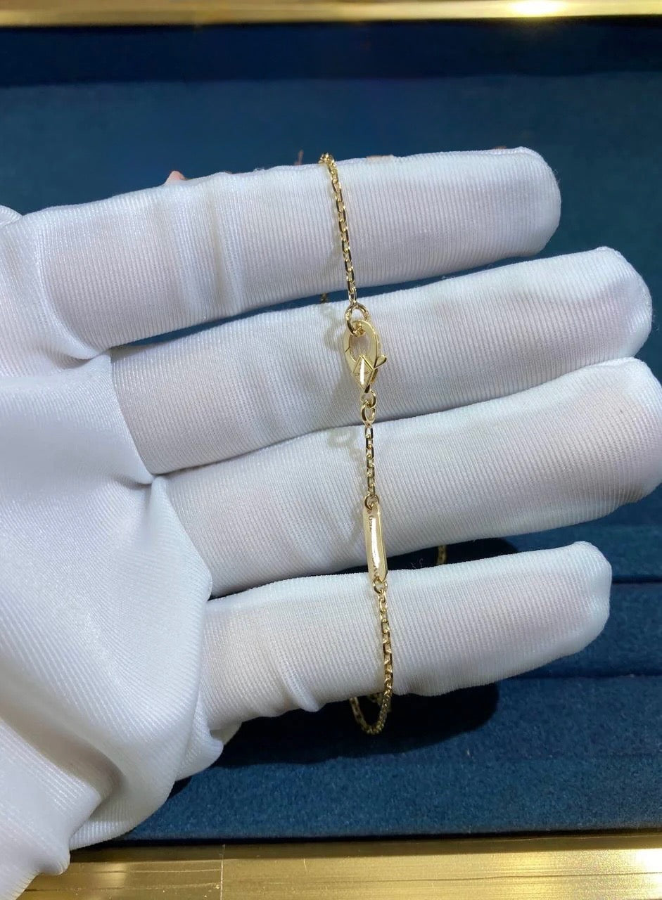 VC pendant with diamonds