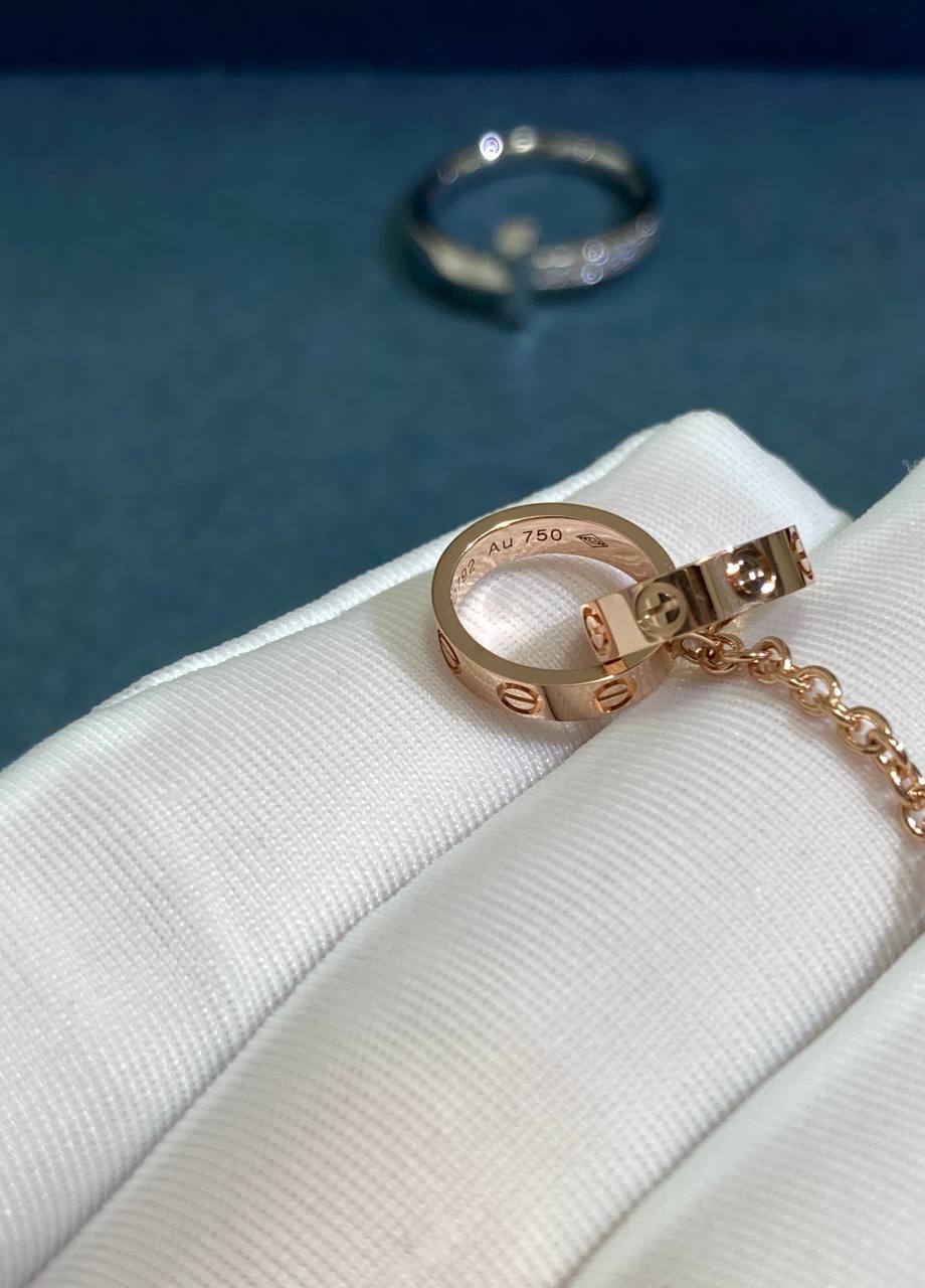Love chain bracelet