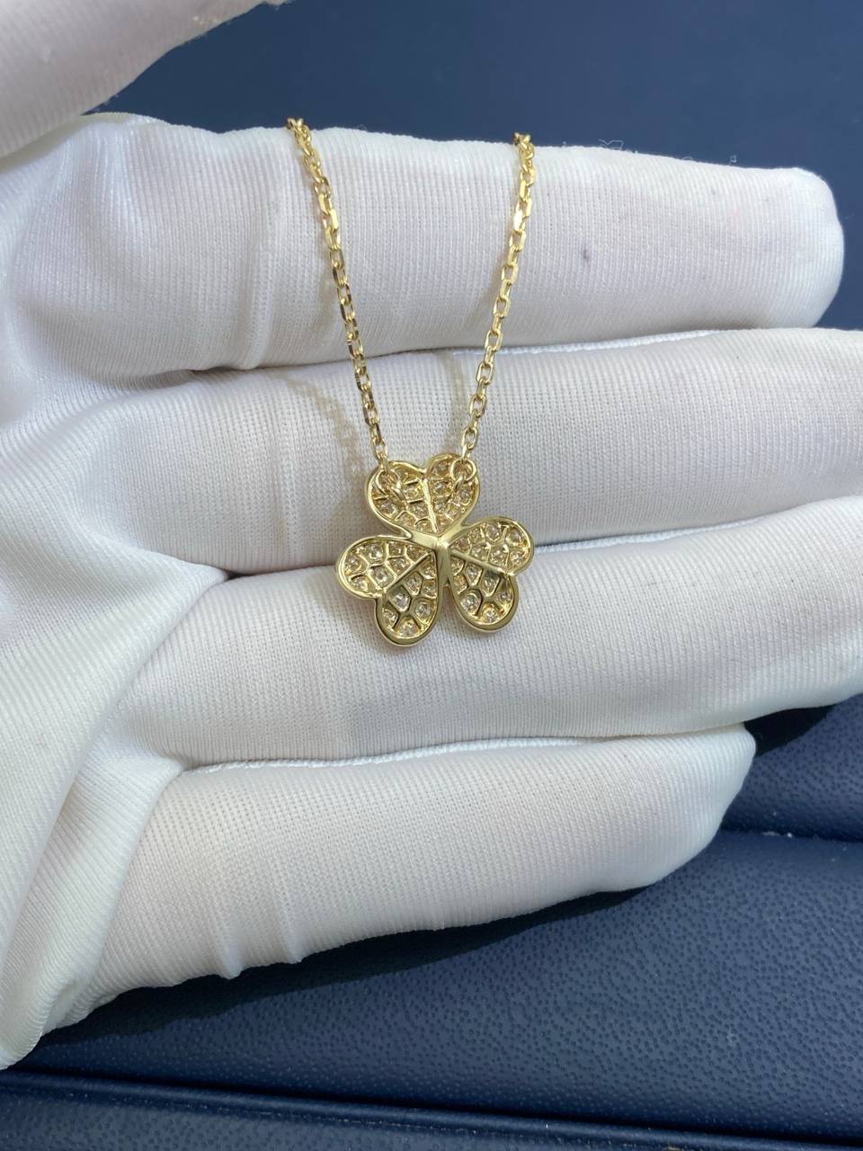 VC Floral full pave pendant, Small model