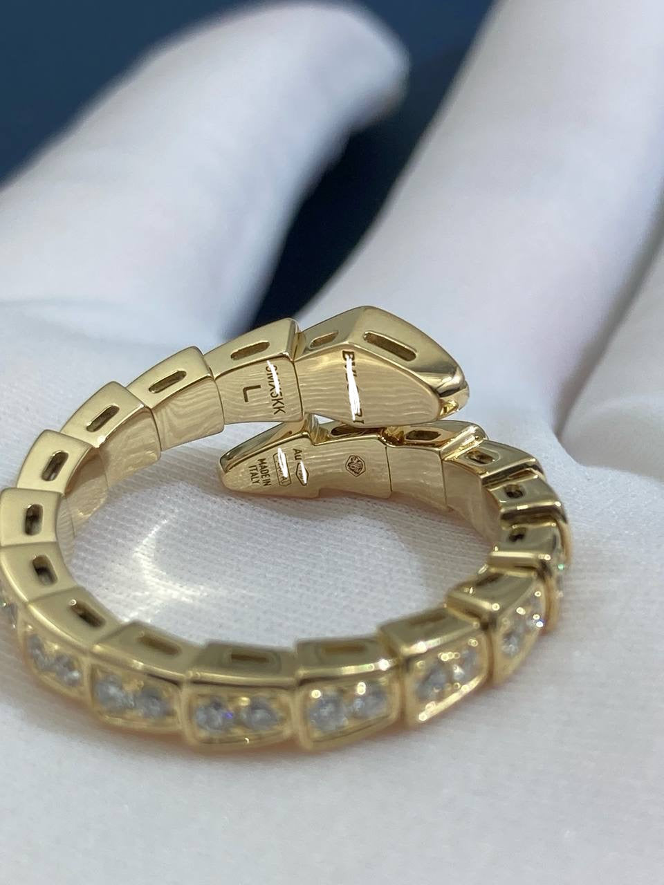 Serpenti full pave diamond ring, Small model