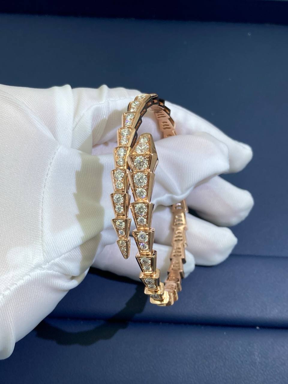 Serpenti full pave diamond bracelet, Classic model