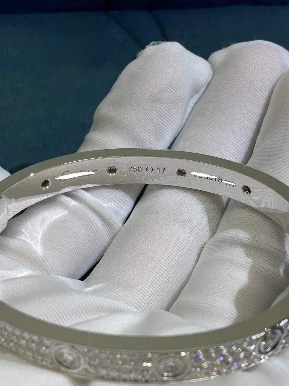 Bracelet Love entièrement pavé de diamants