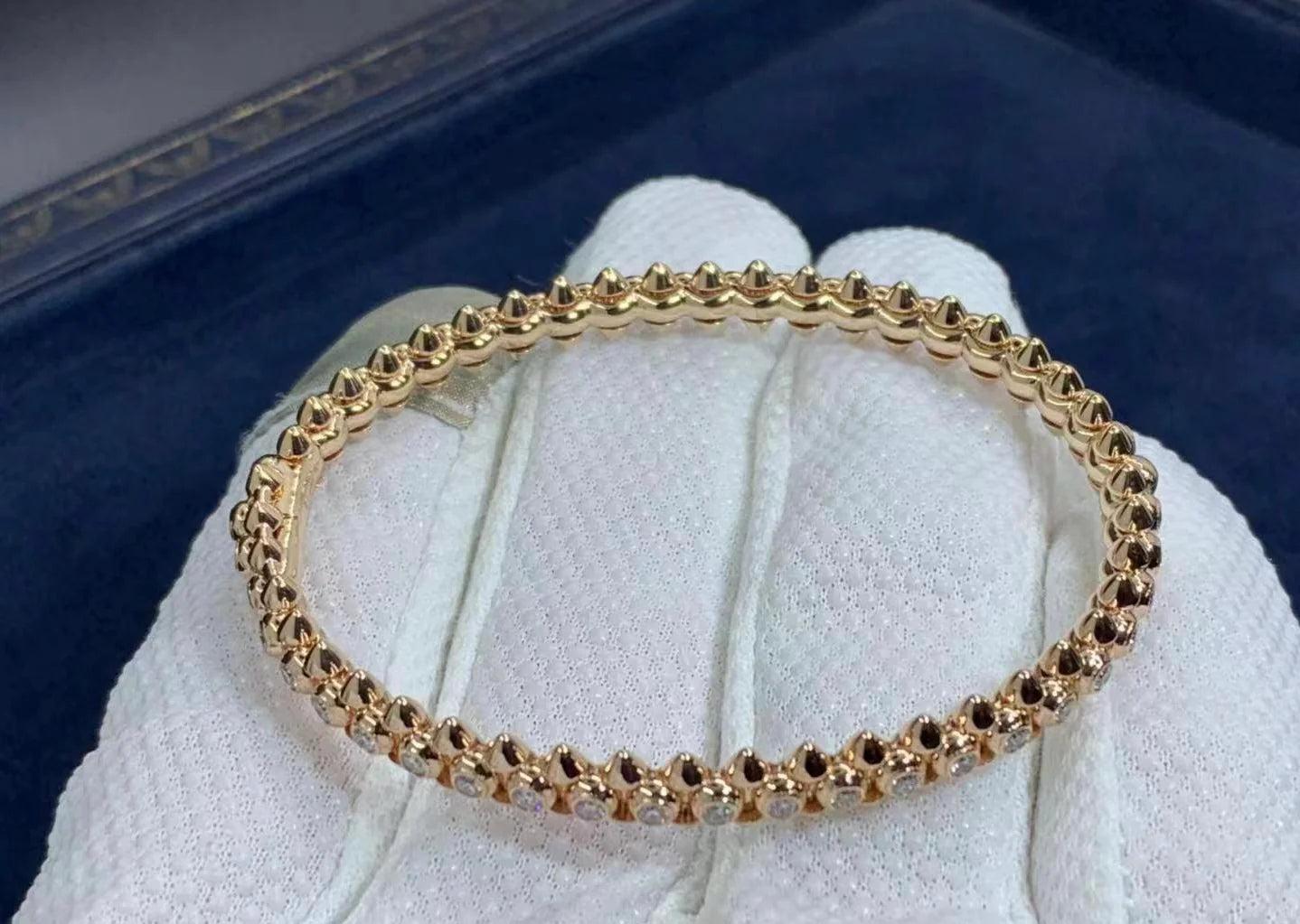 Clash bracelet with diamonds
