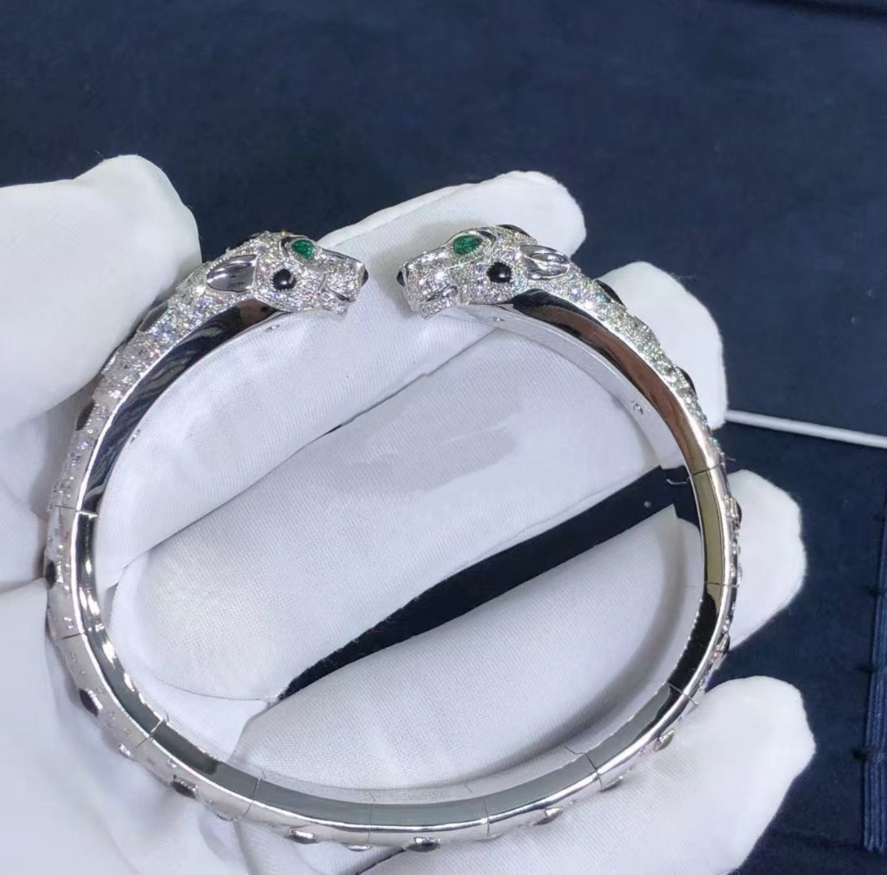 Panther double head half-pave diamond bracelet, Medium model