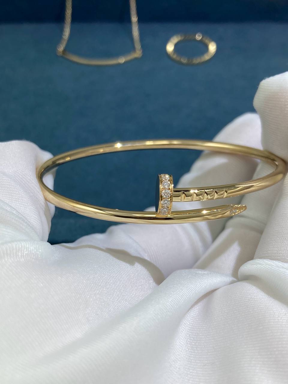 Nail bracelet with diamonds, Small model