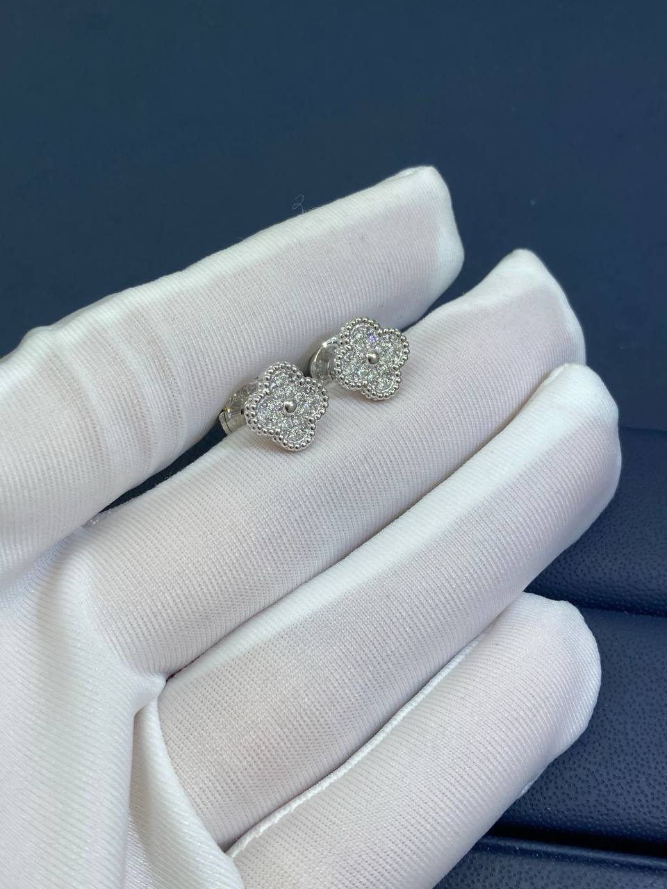 VC full pave diamond earrings, Mini model