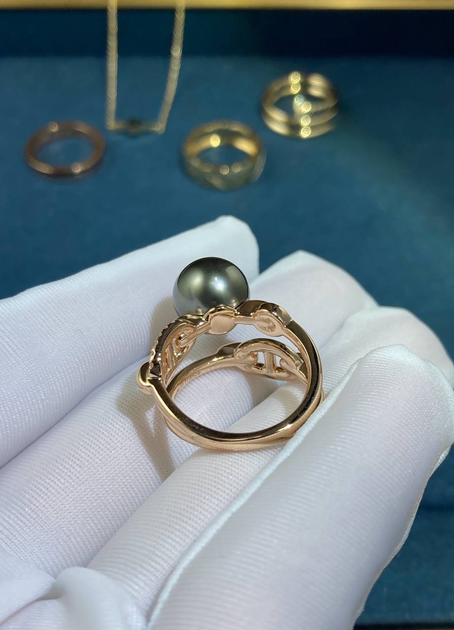 HRMS pearl ring with diamonds