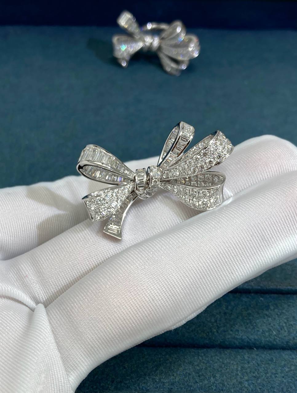GRFF bow full pave diamond ring