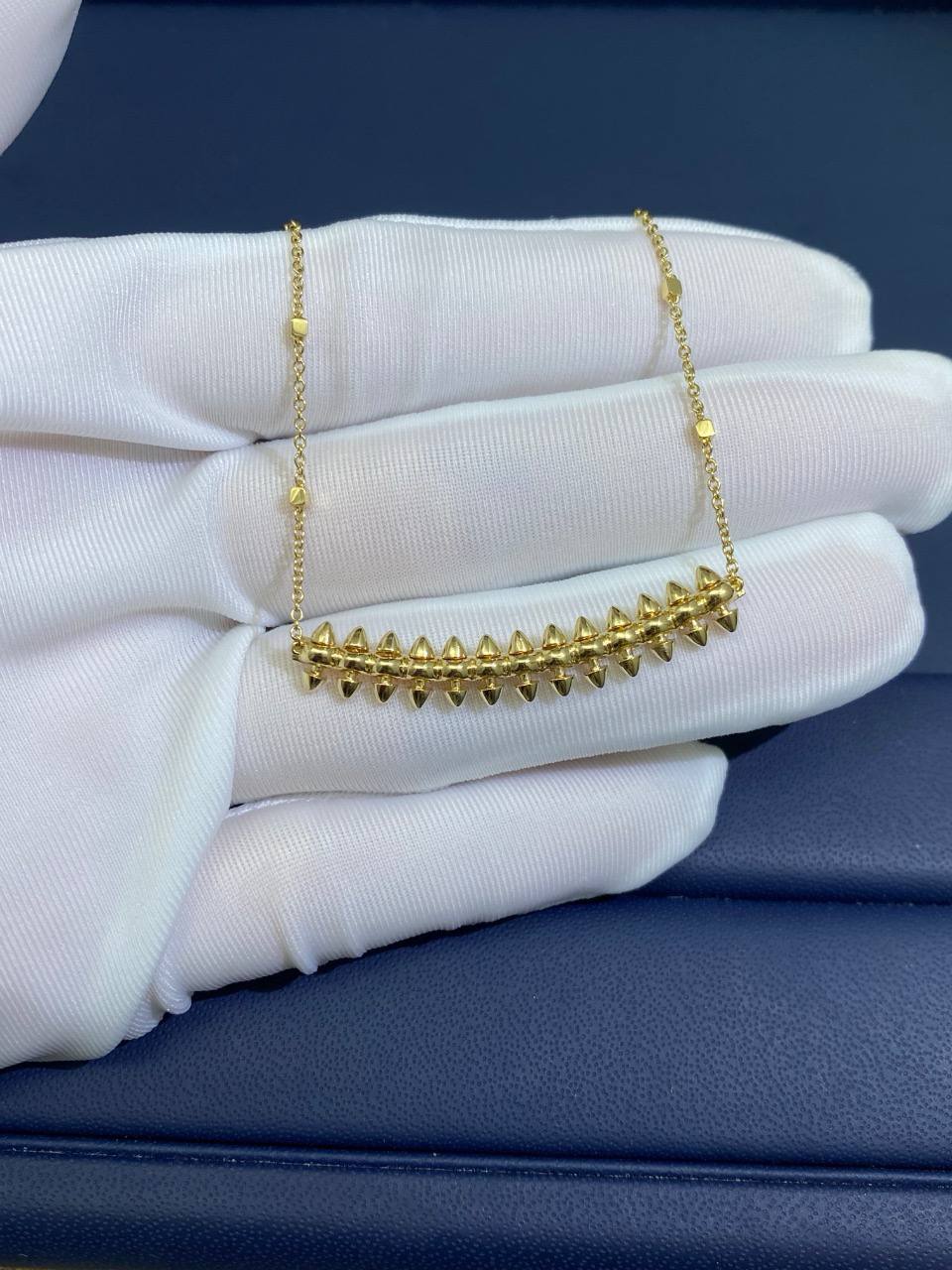 Clash pendant