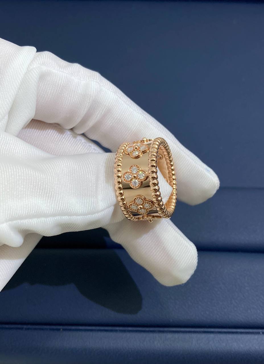 VC ring with diamonds, Medium model
