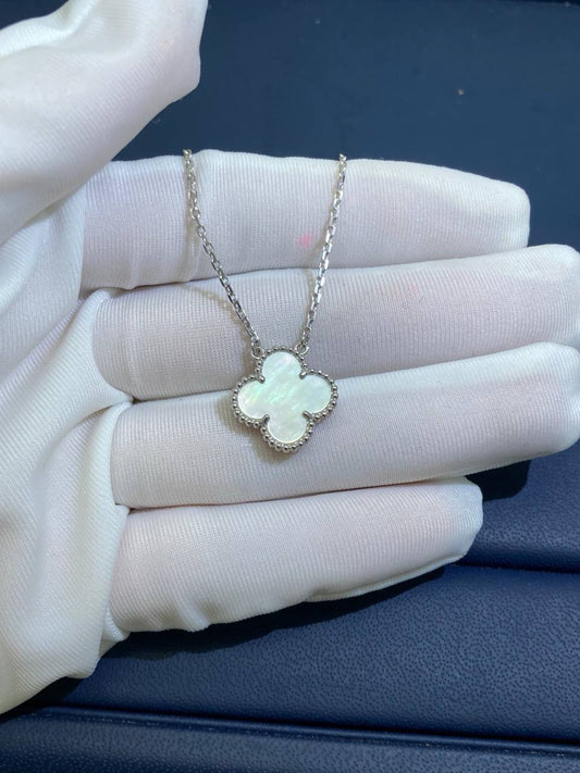 VC white Mother-of-Pearl pendant