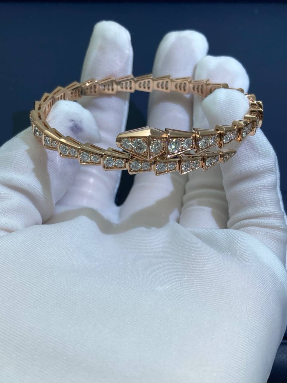 Serpenti full pave diamond bracelet, Classic model