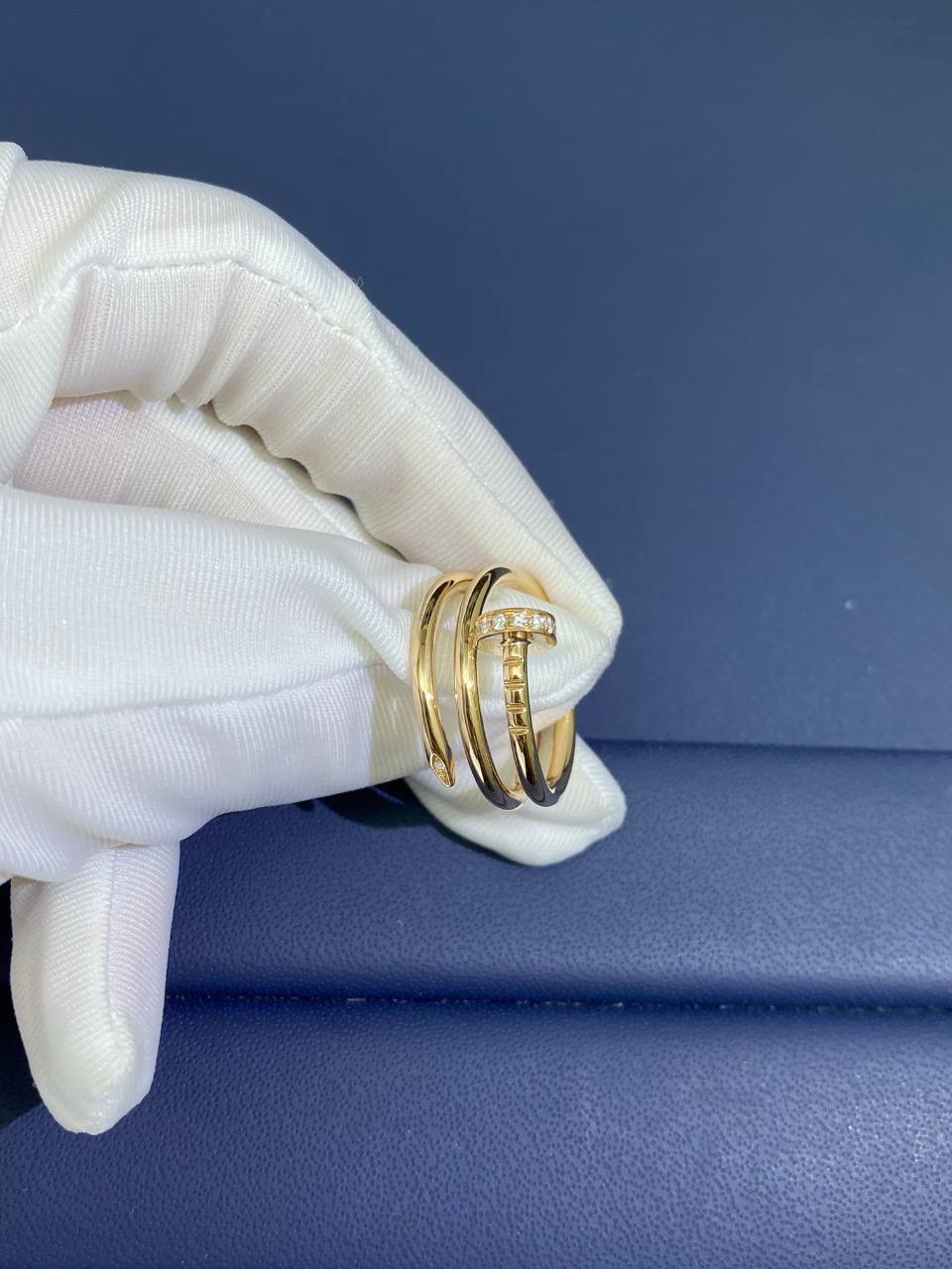Nail double row ring with diamonds