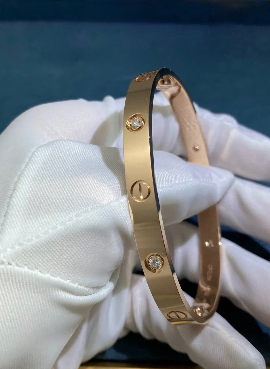Love bracelet with 4 diamonds, Classic model