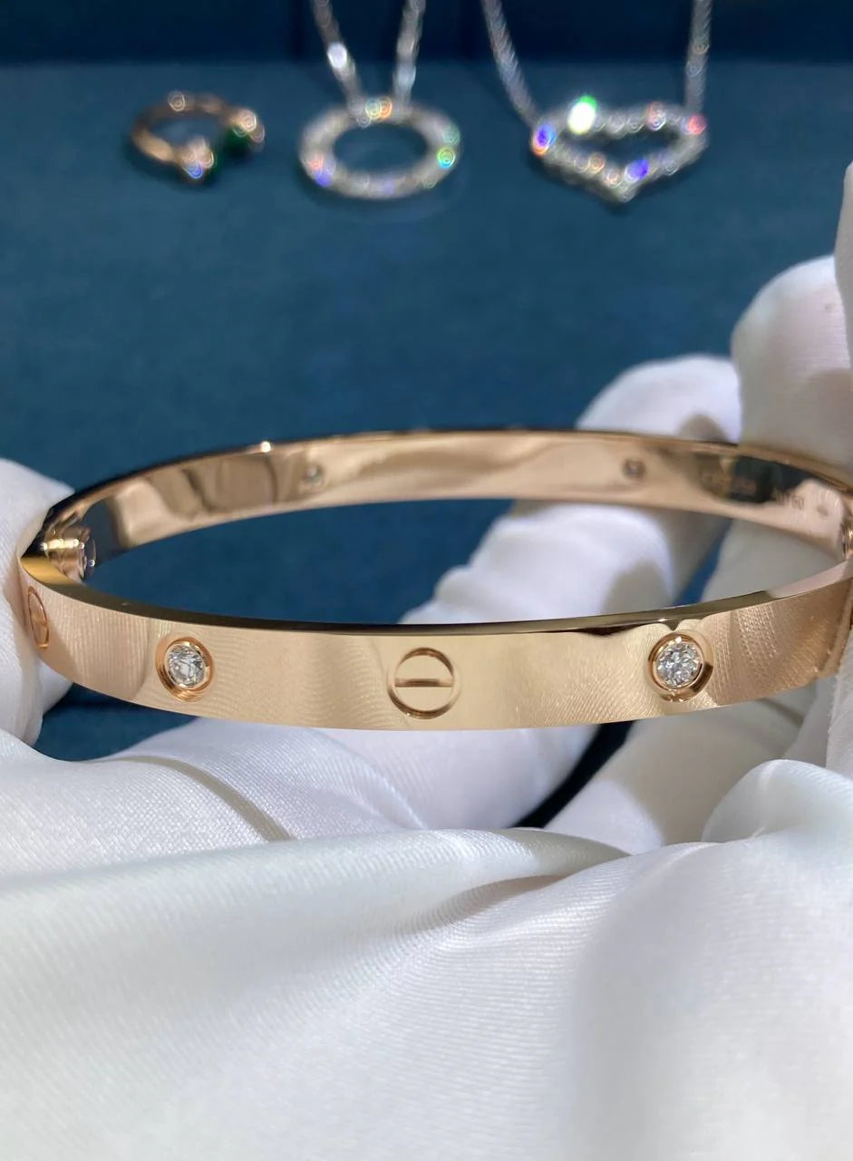 Love bracelet with 4 diamonds, Classic model
