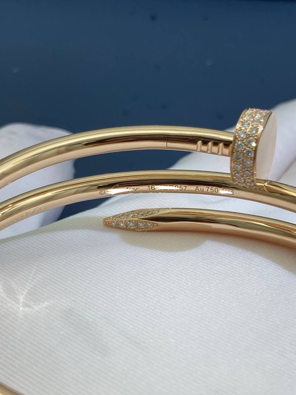 Nail double row bracelet with diamonds