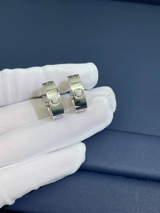Love earring with 2 diamonds