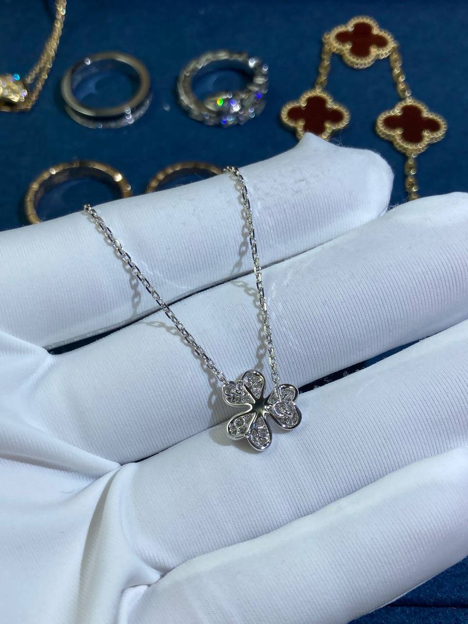 VC floral full pave diamond bracelet, Mini model