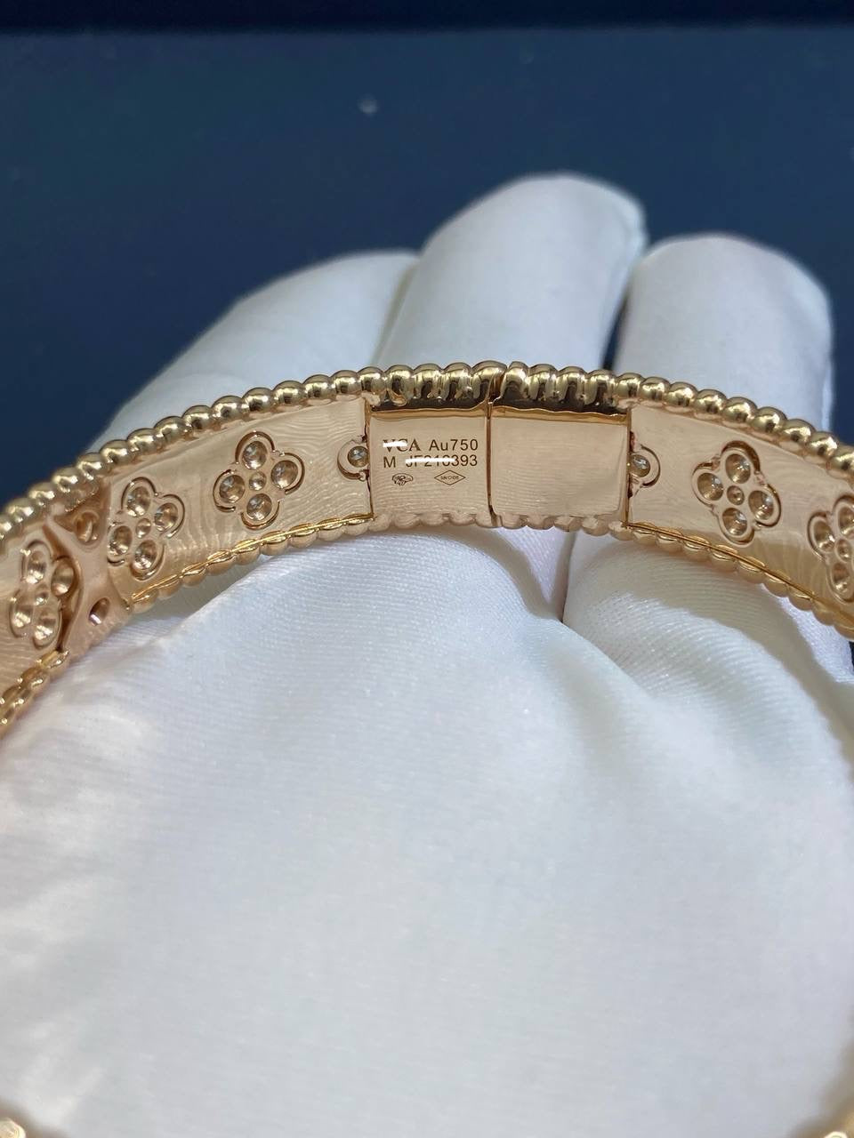 VC bracelet with diamonds, Medium model