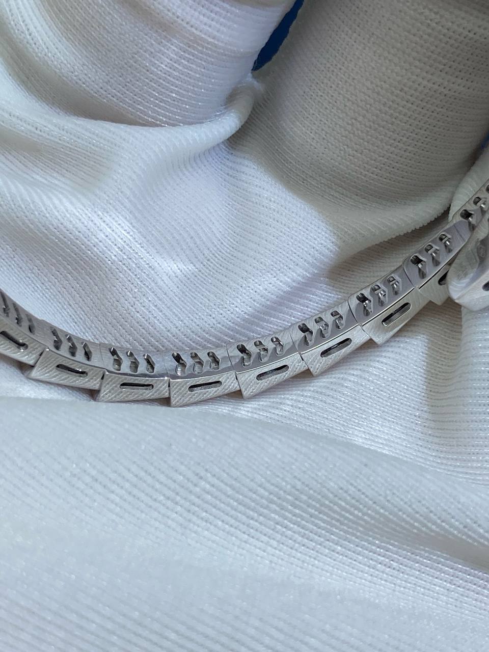 Serpenti bracelet with diamonds