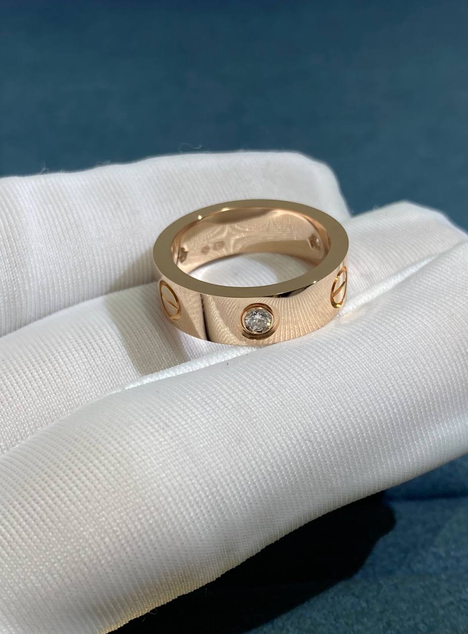 Love ring with 3 diamonds, Classic model