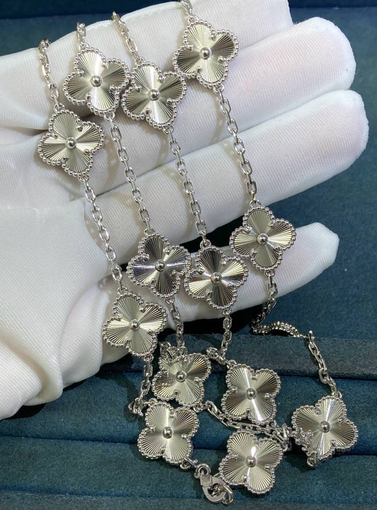 VC 20 motif Guilloche necklace