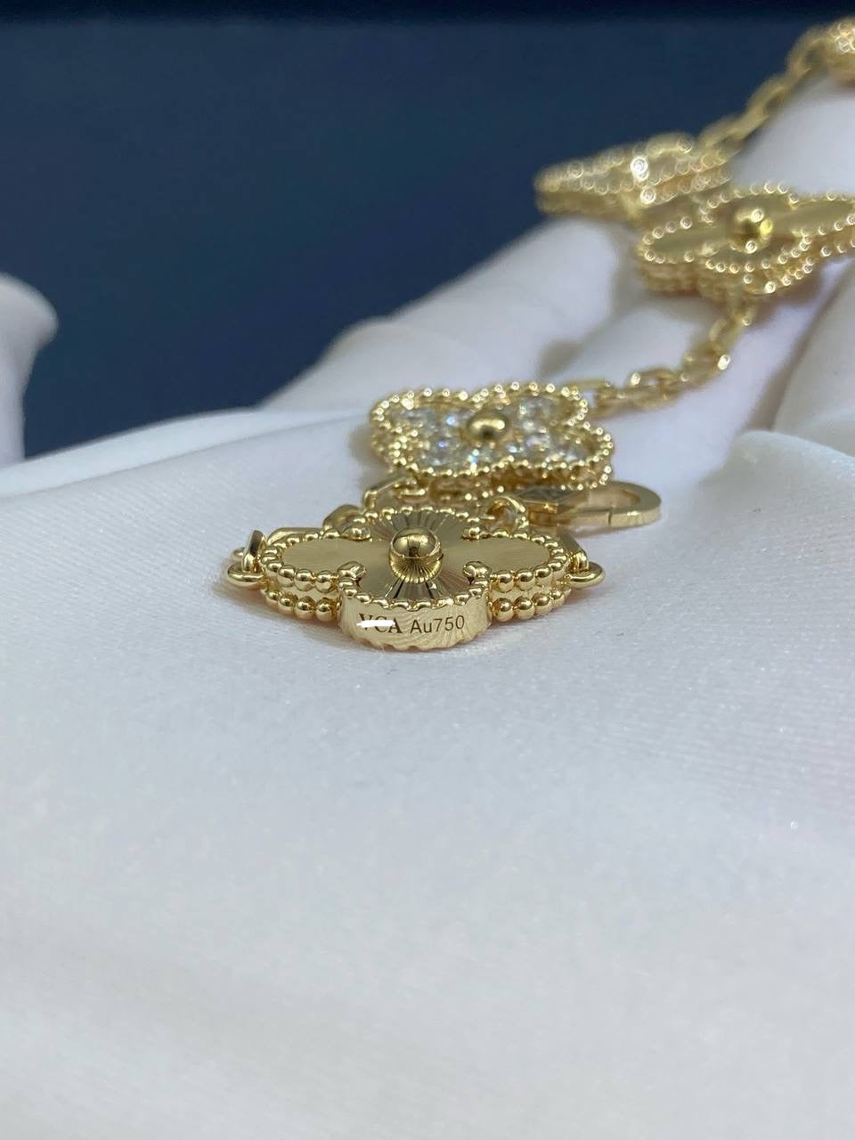 VC Guilloche bracelet with diamonds