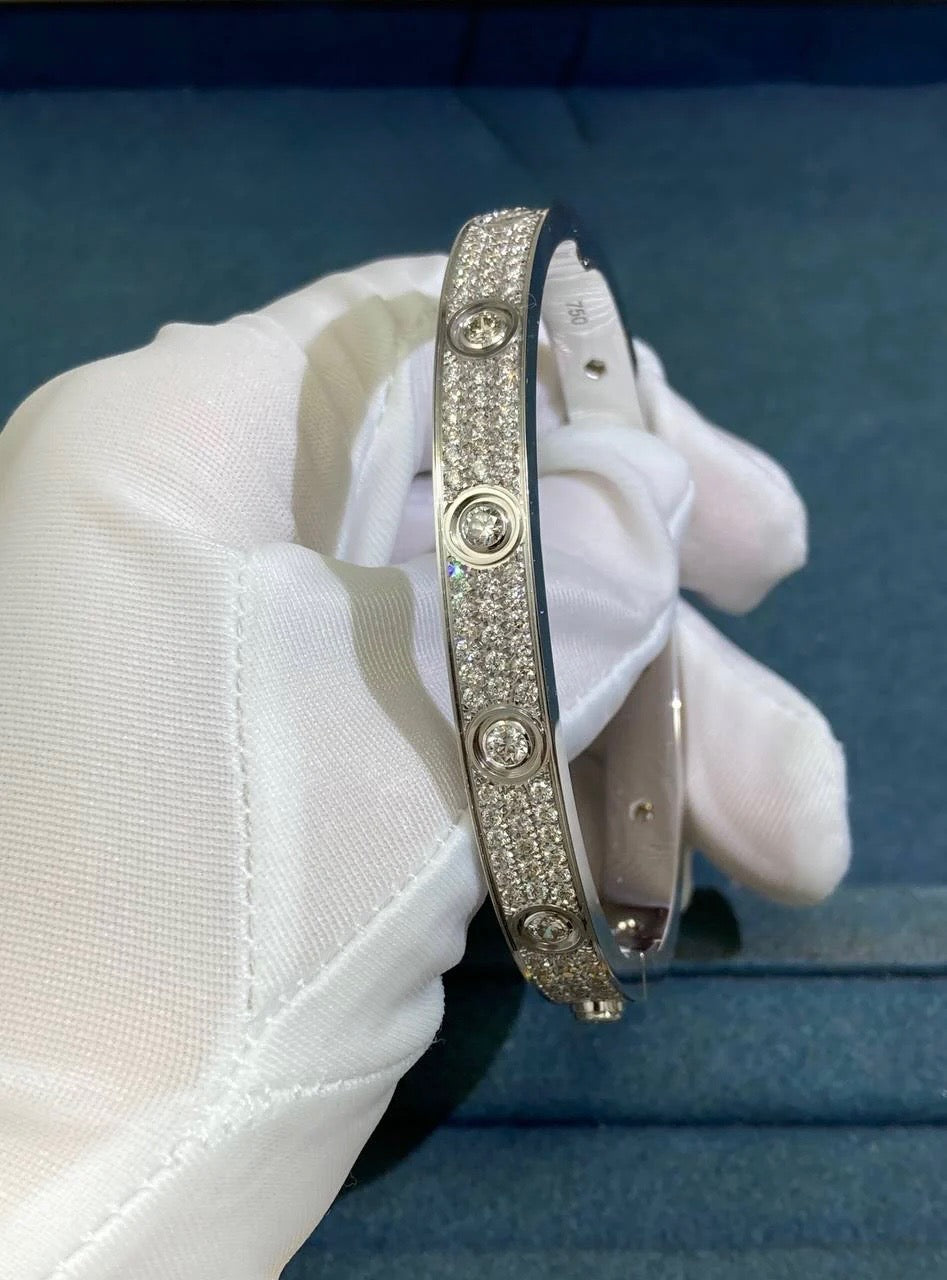 Bracelet Love entièrement pavé de diamants