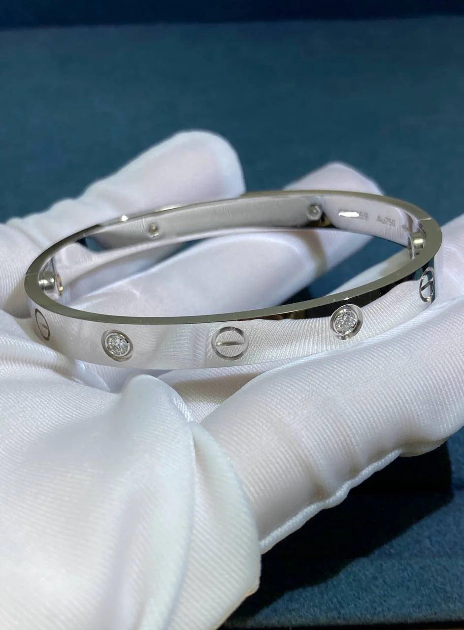 Love bracelet with 4 diamonds, Classic model