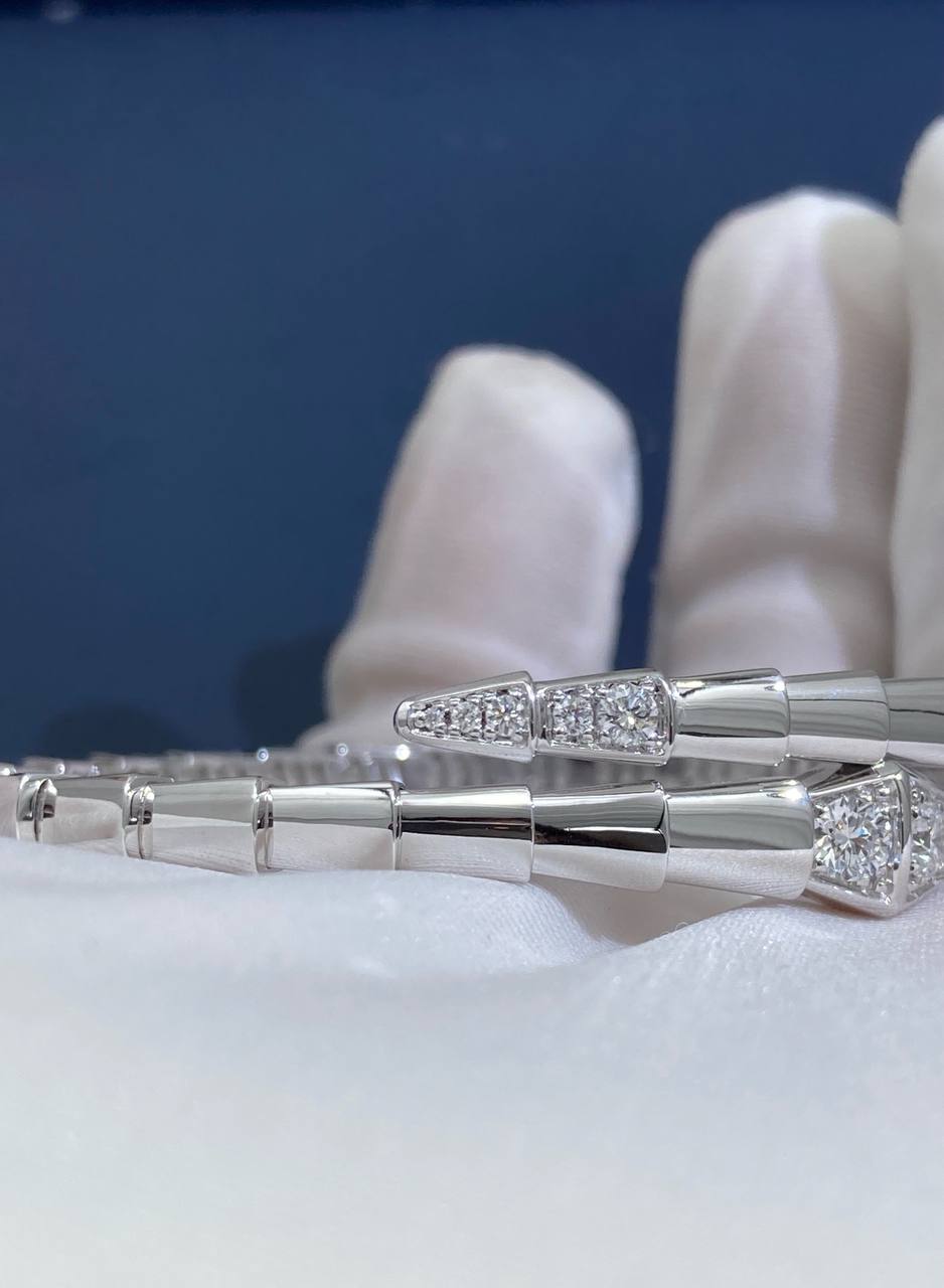 Serpenti bracelet with diamonds