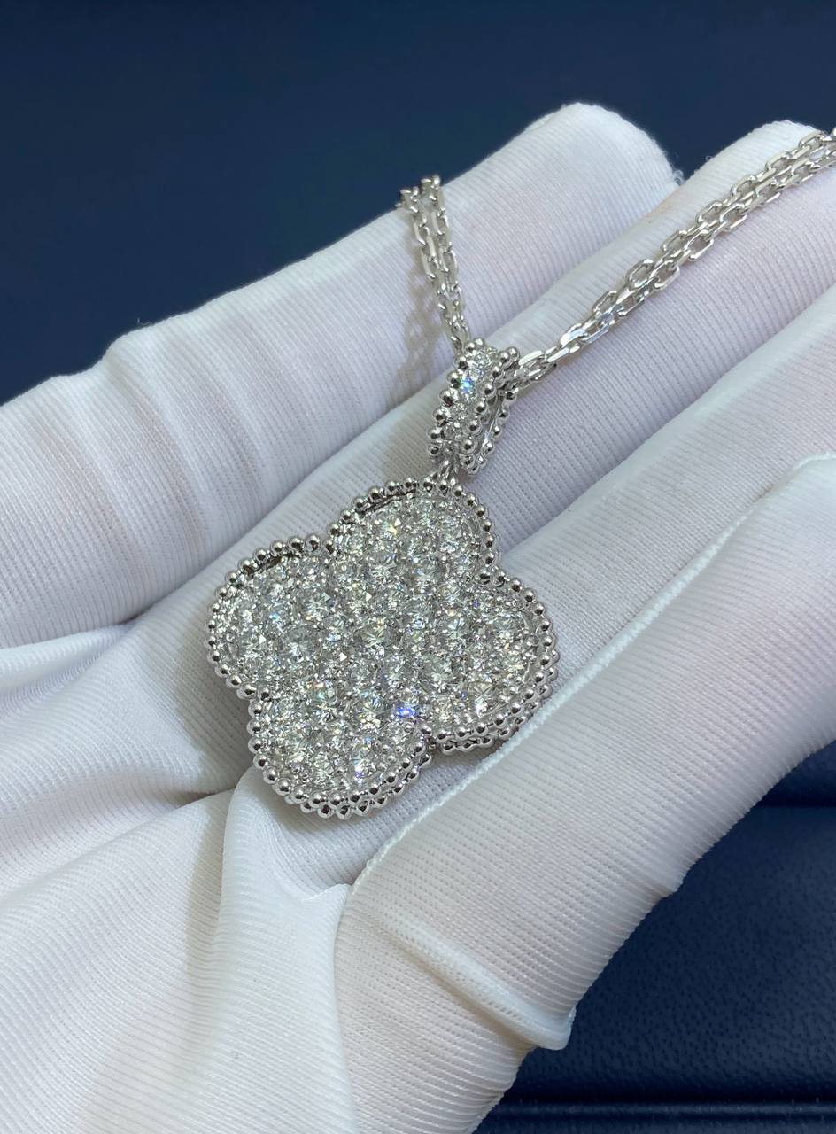 VC full pave diamond pendant, Large model