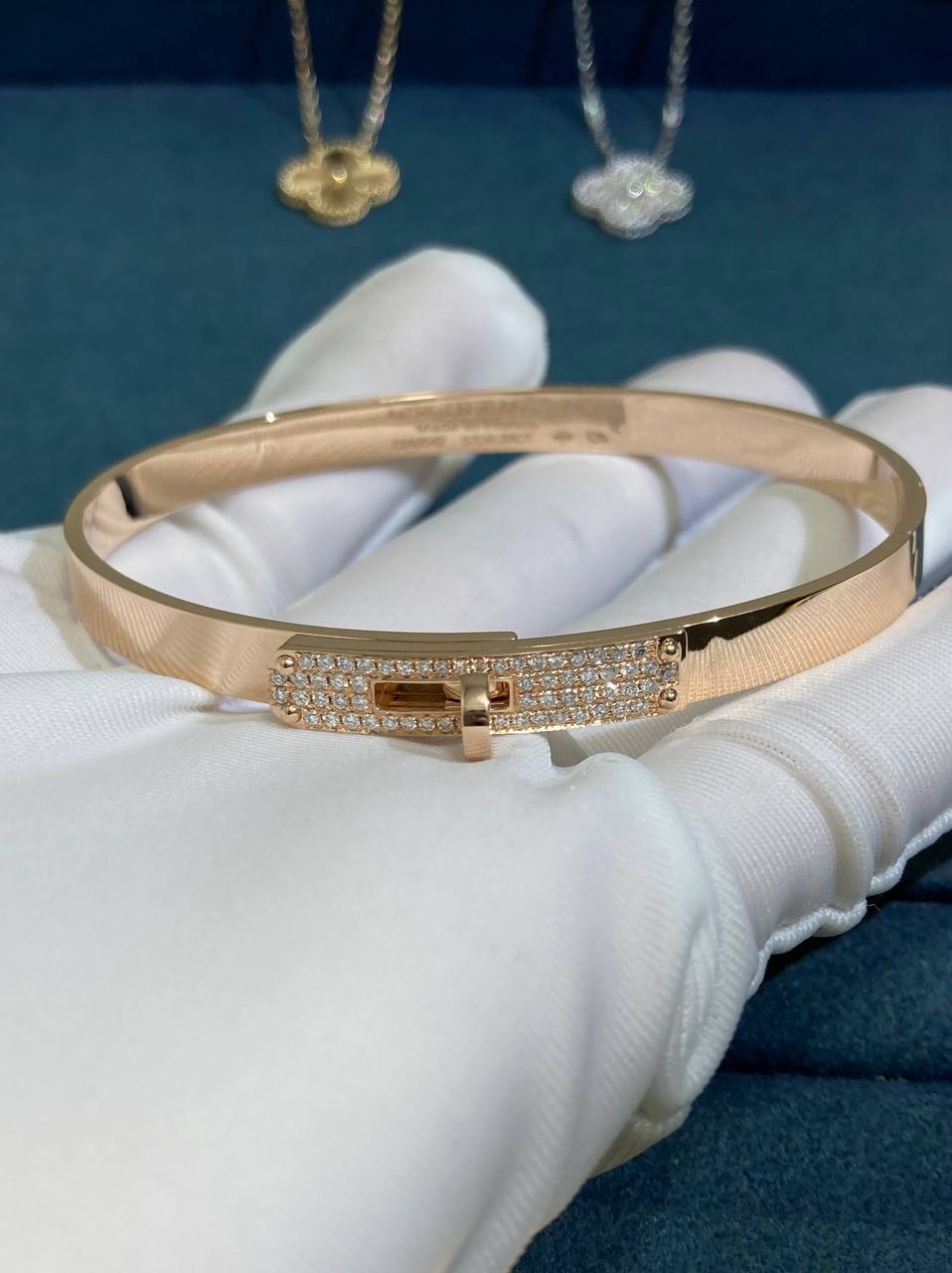 HRMS bracelet with diamonds