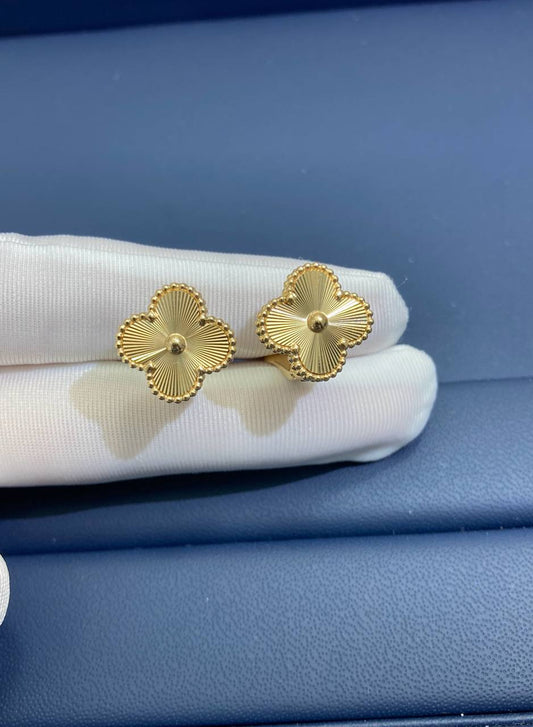 VC Guilloche earrings 15mm
