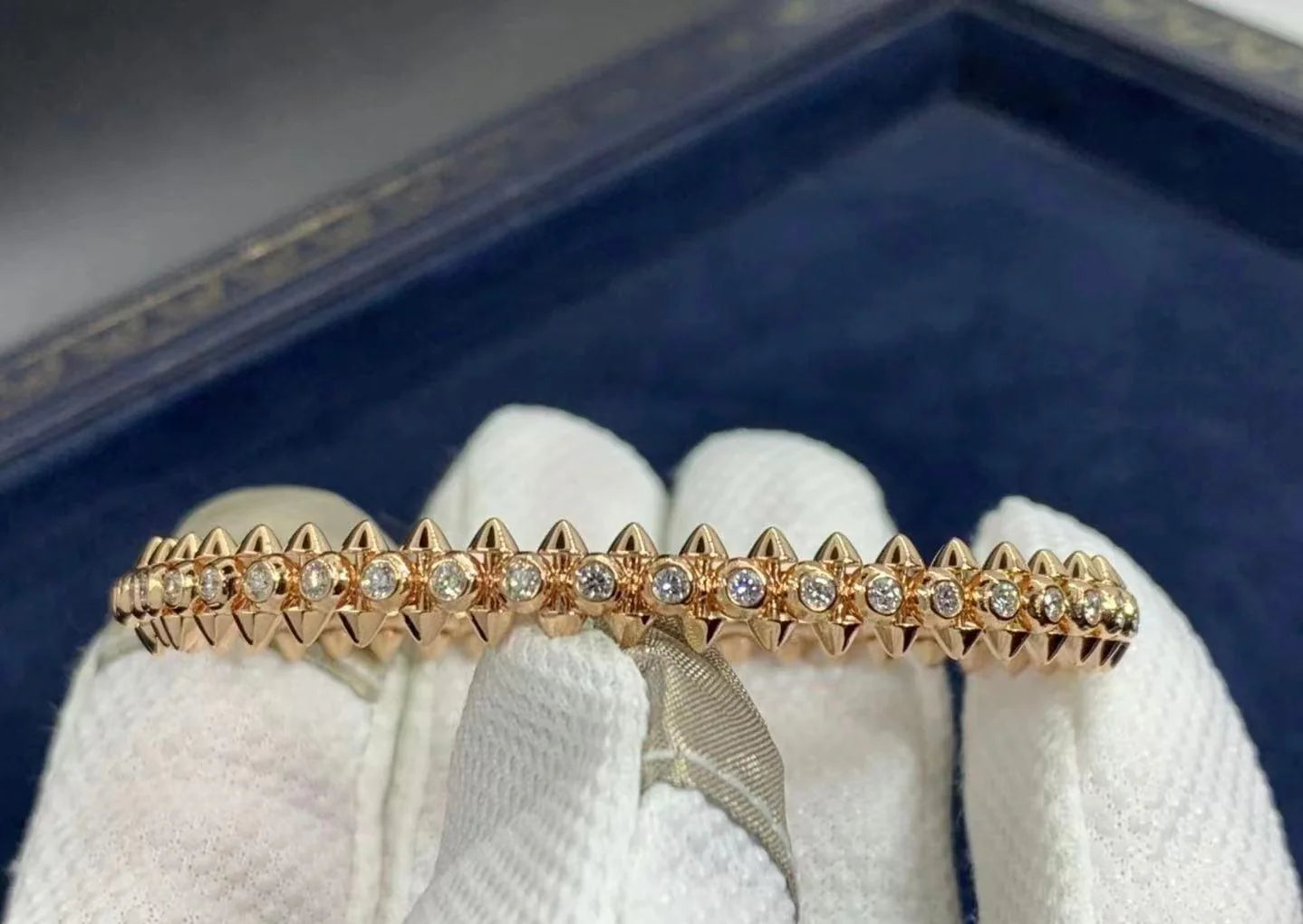 Clash bracelet with diamonds