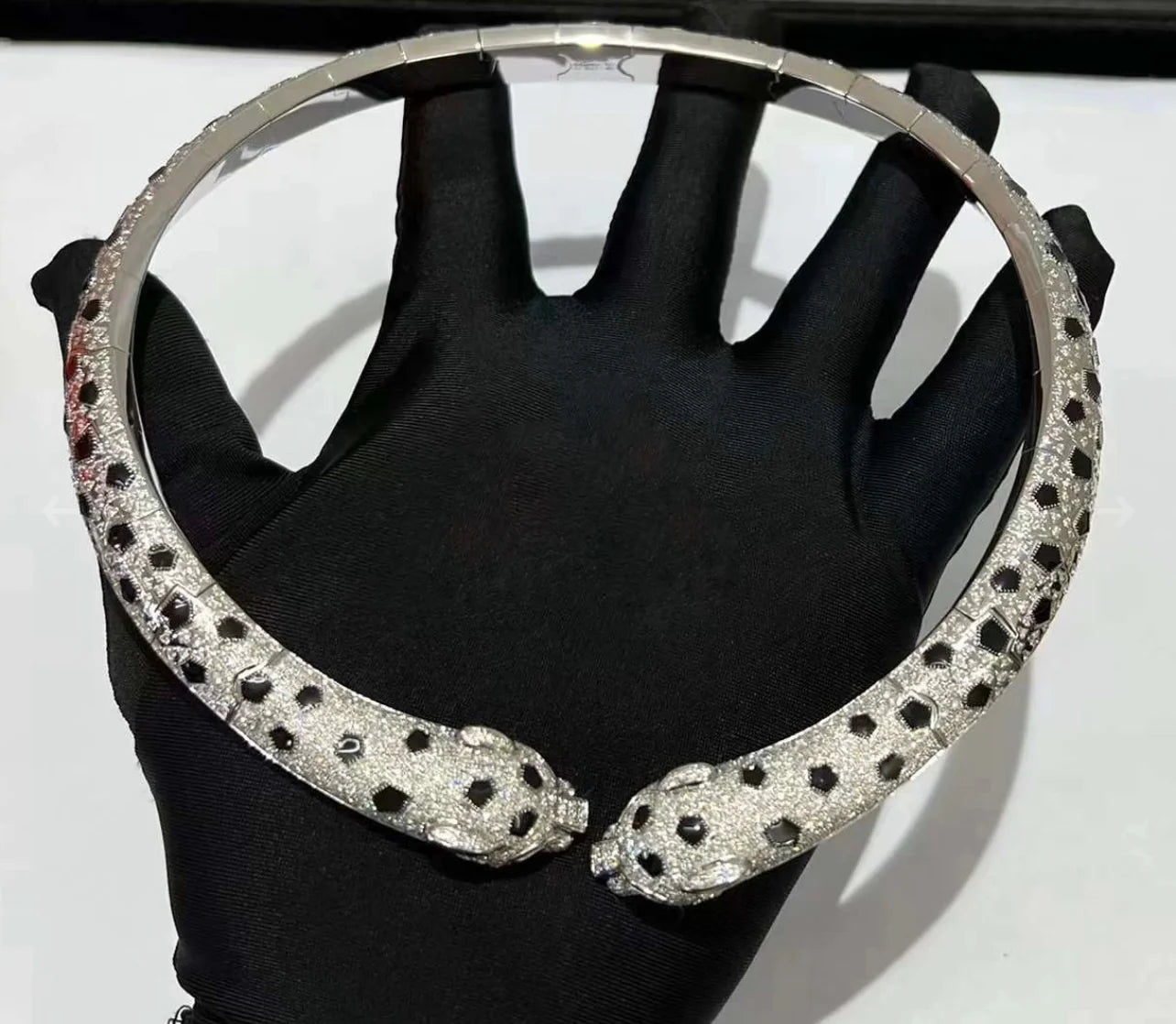 Panther double-head full pave diamond necklace