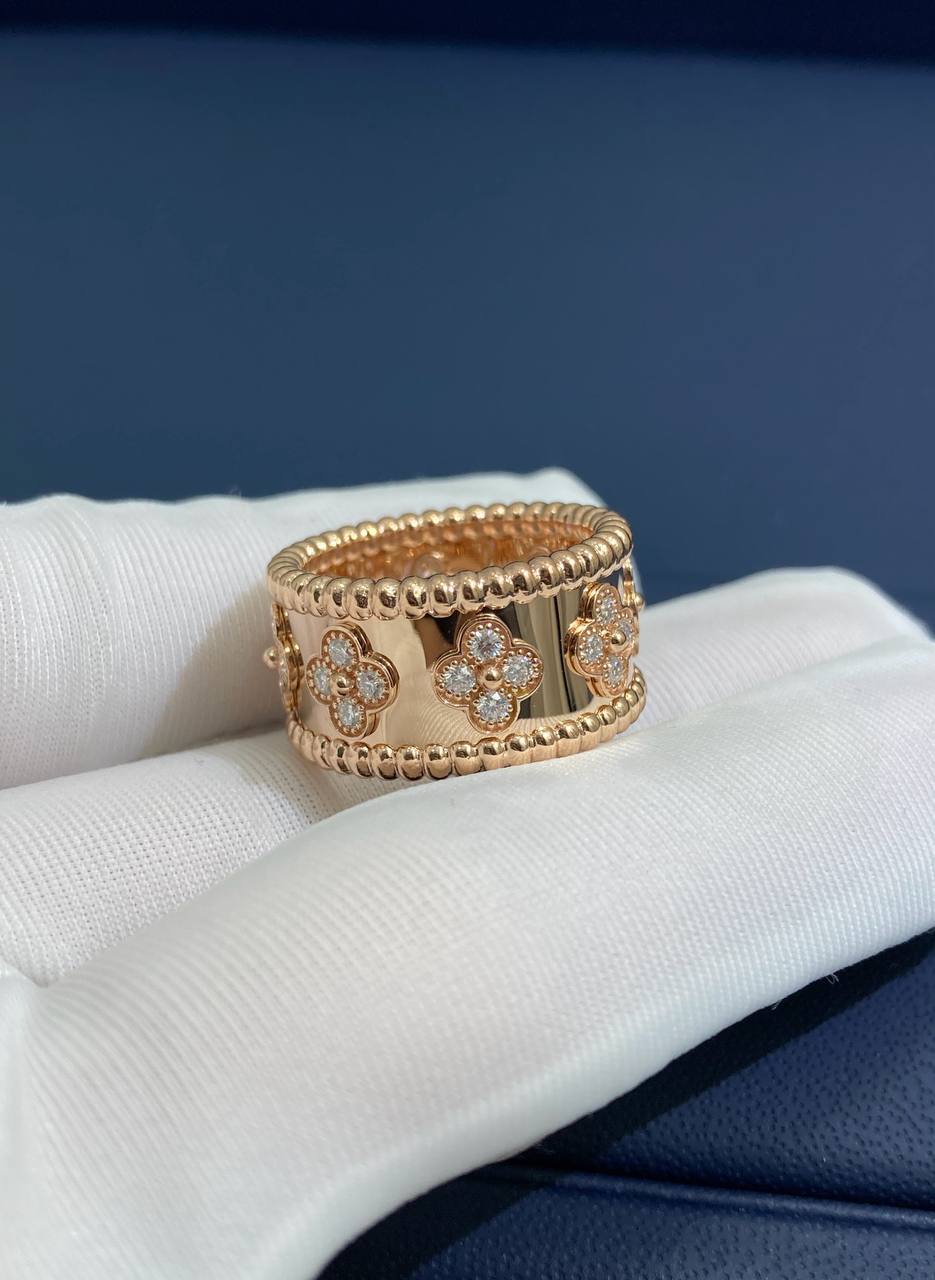VC ring with diamonds, Medium model
