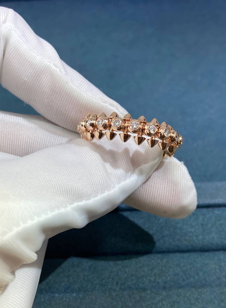 Clash ring with diamonds