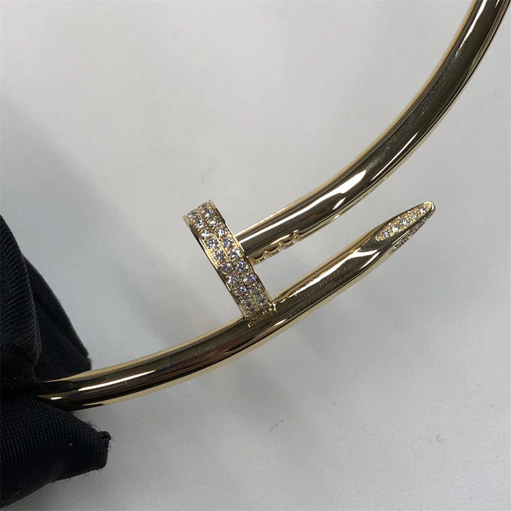 Nail necklace with diamonds, Medium model