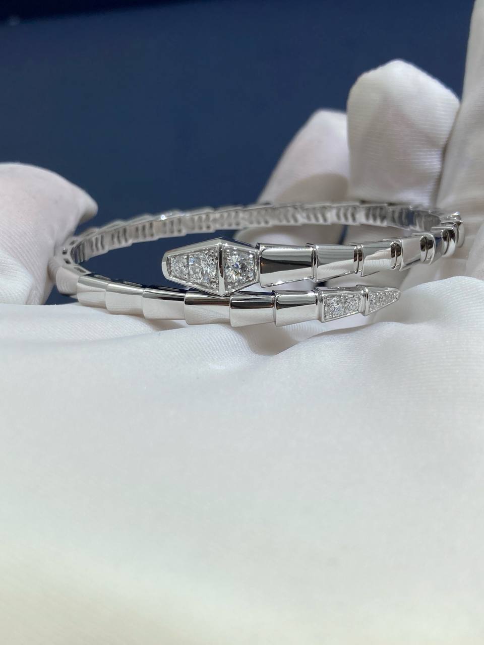 Serpenti bracelet with diamonds